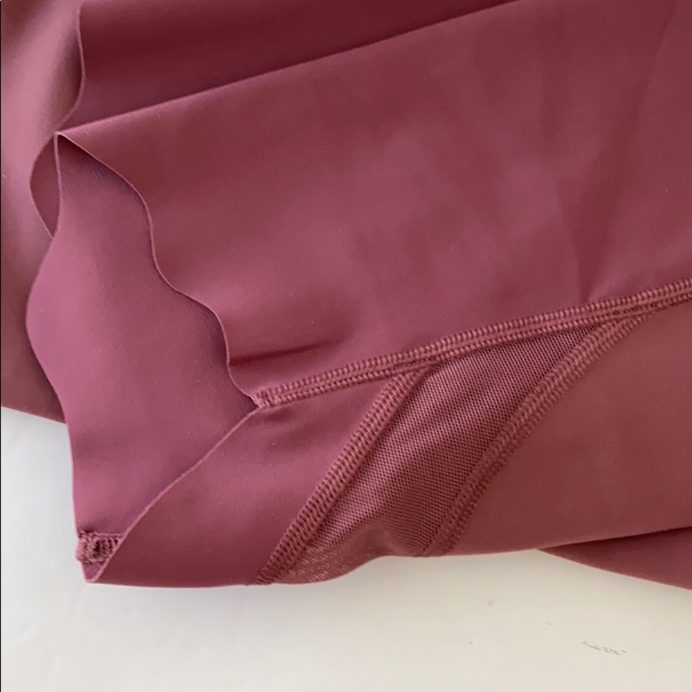 Lululemon ๐๐ฅฐ Wunder Under Crop II Scallop 24" - Picture 8 of 8